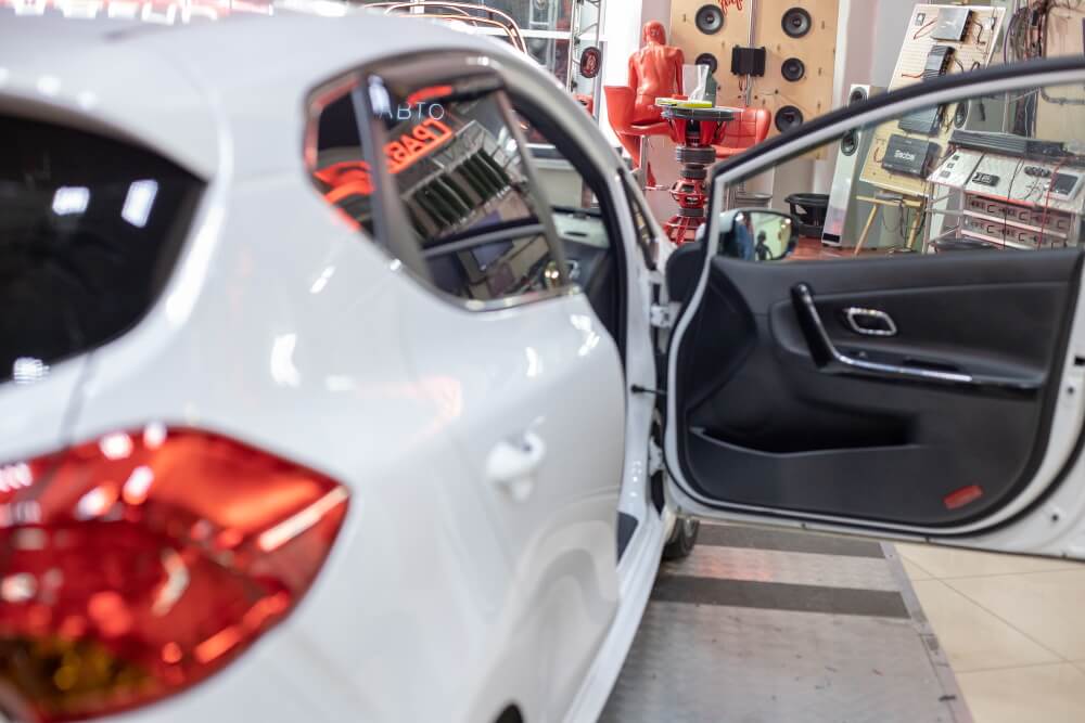 KIA с замененной акустикой от АК